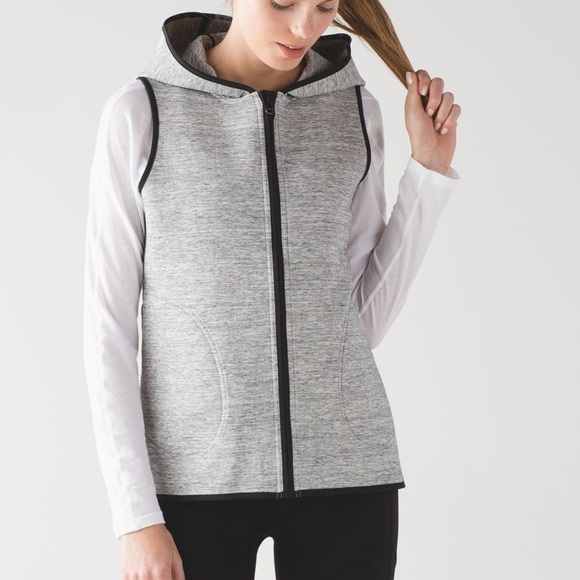 Lululemon Insculpt Reversible Vest With Hood - Picture 13 of 13
